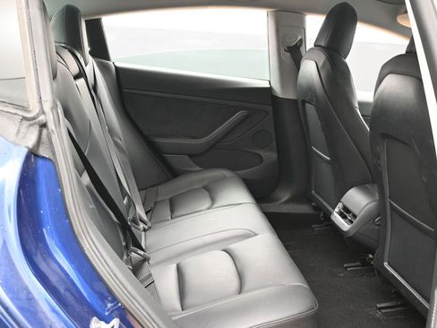 Used 2021 Tesla Model 3 Standard Range Plus image 37