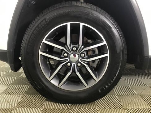 Used 2018 Jeep Grand Cherokee Limited image 27