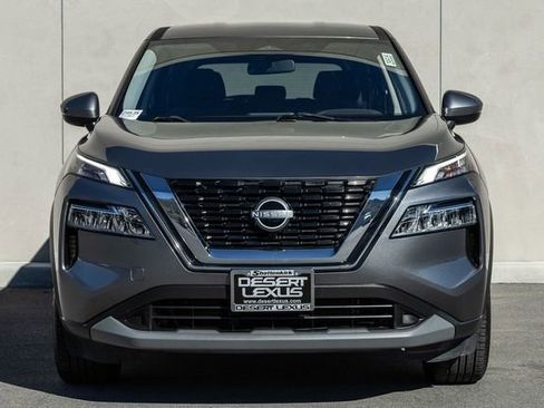 Used 2023 Nissan Rogue SV image 2