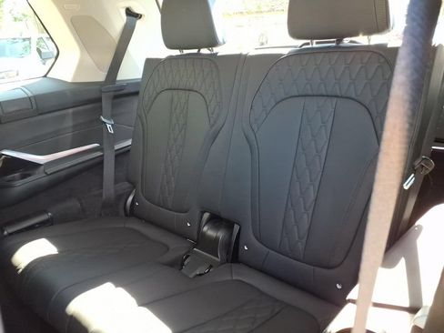 Used 2025 BMW X7 xDrive40i AWD/4WD image 21