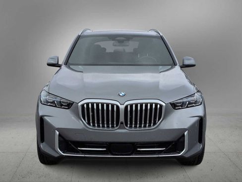 Used 2026 BMW X5 xDrive40i w/ Premium Package AWD/4WD image 3