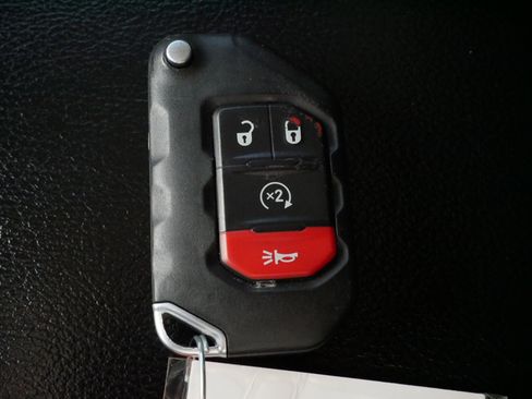 Used 2022 Jeep Wrangler Unlimited Sport image 32