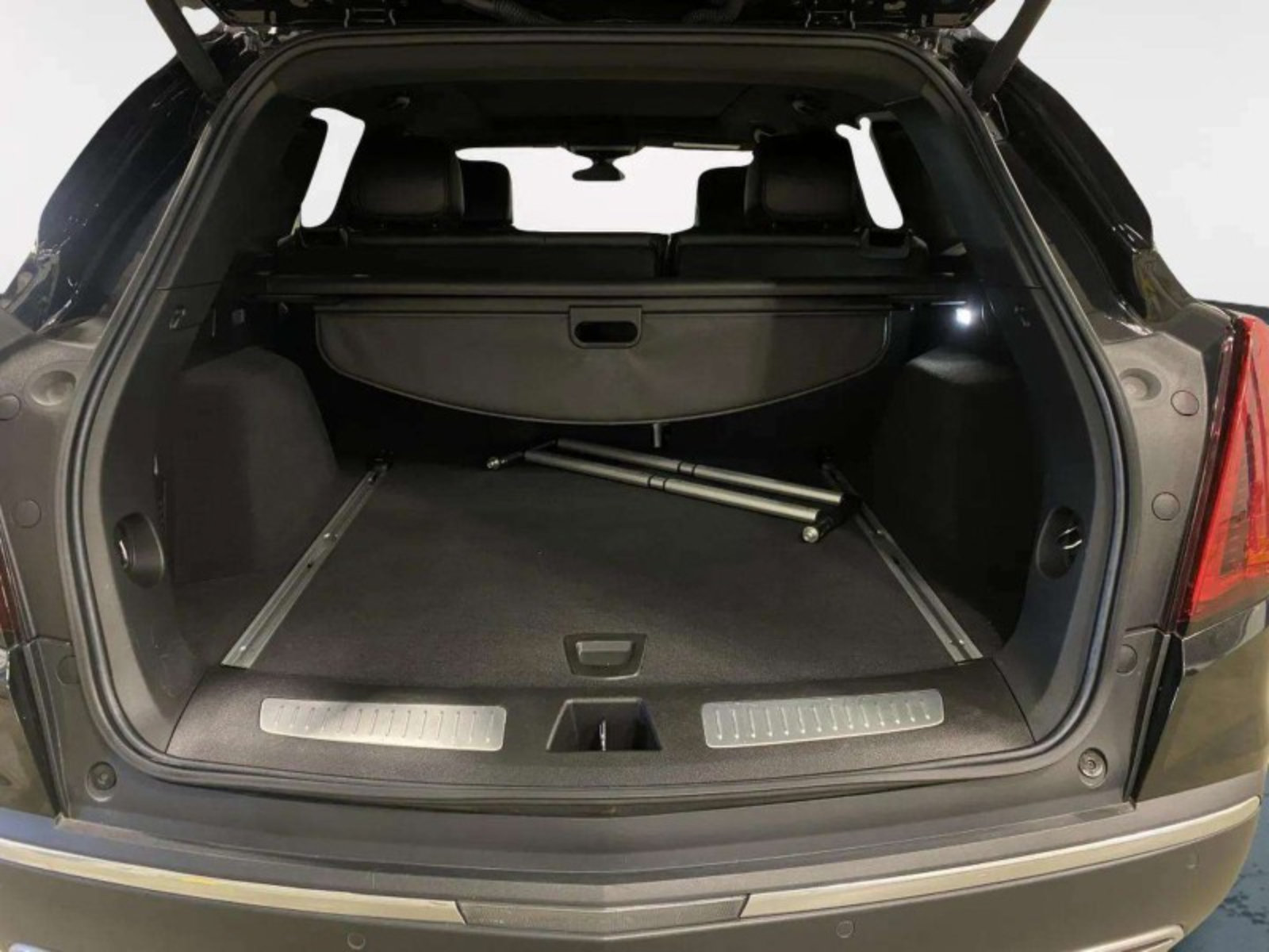 Used 2022 Cadillac XT5 Premium Luxury AWD/4WD image 38