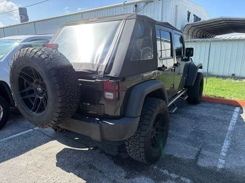 Used 2018 Jeep Wrangler Unlimited Sport S AWD/4WD image 11