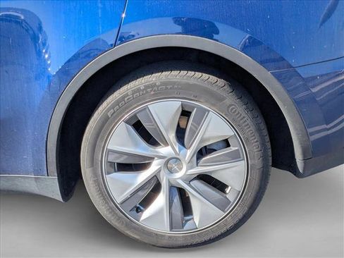 Used 2023 Tesla Model Y Long Range image 19