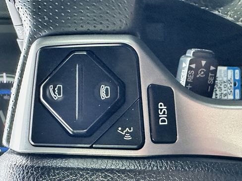 Used 2018 Toyota 4Runner SR5 image 37