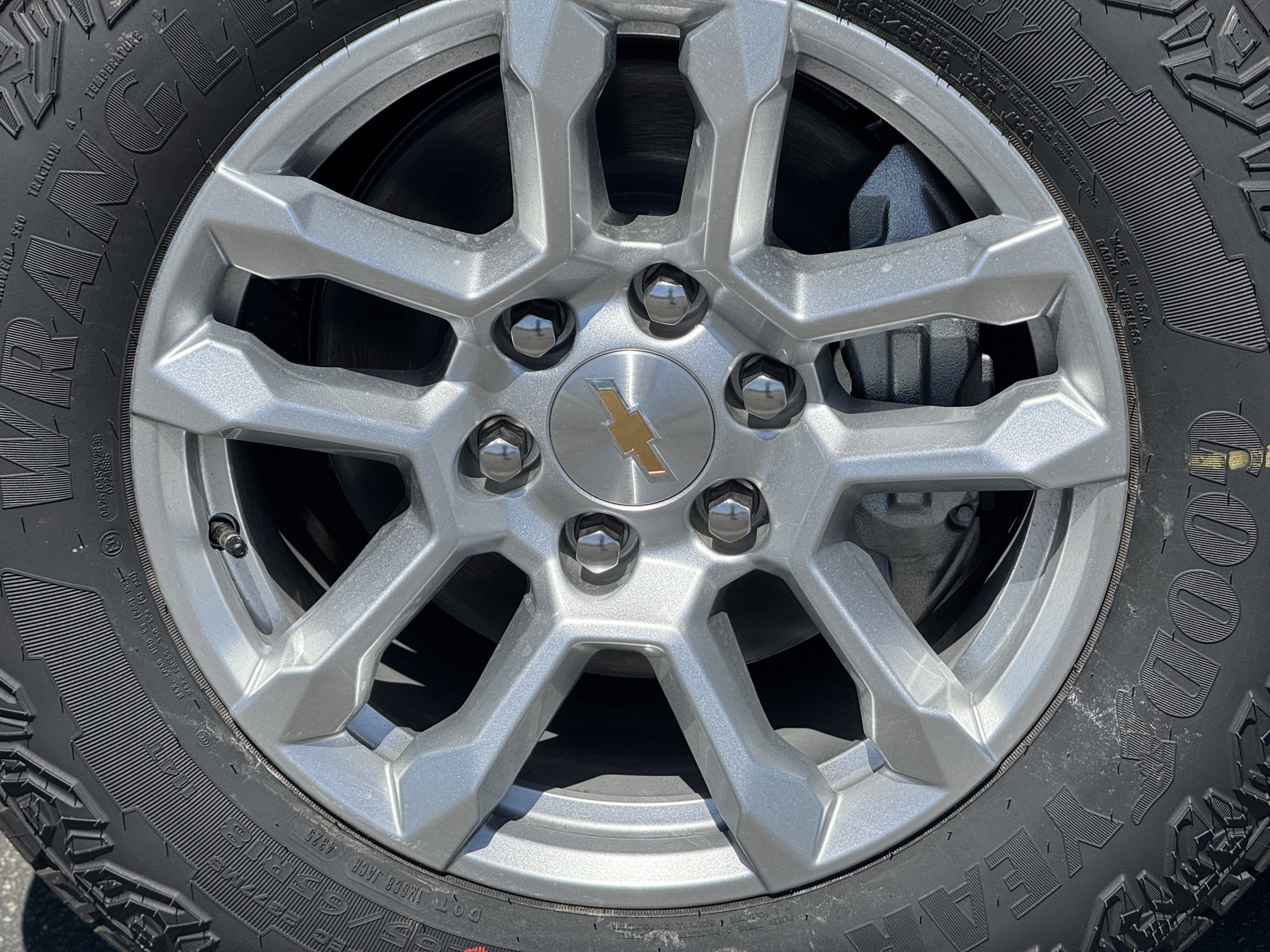 New 2026 Chevrolet Silverado 1500 LT w/ Z71 Off-Road Package AWD/4WD image 9