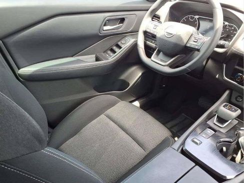 Certified 2026 Nissan Rogue SV FWD image 19