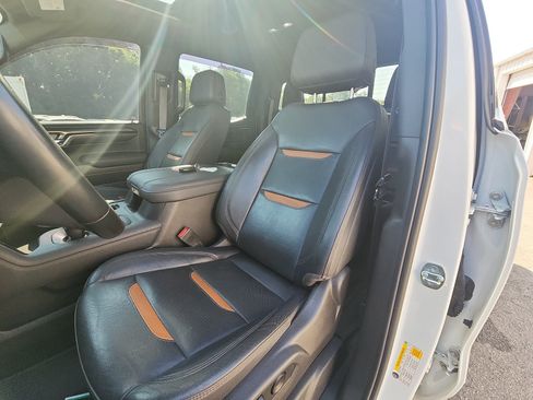 Used 2023 GMC Sierra 1500 AT4 w/ AT4 Premium Package AWD/4WD image 19