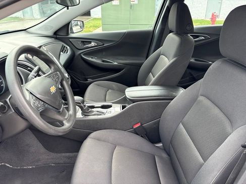 Used 2025 Chevrolet Malibu LT FWD image 9