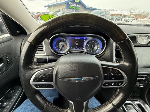 Used 2018 Chrysler 300 Limited w/ Safetytec Plus Group image 21