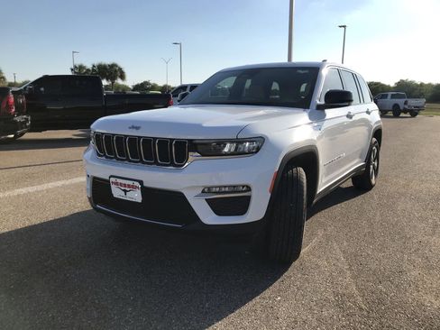 New 2025 Jeep Grand Cherokee Limited 4xe AWD/4WD image 3