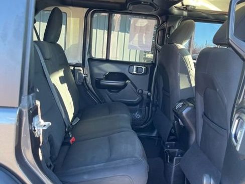 Used 2018 Jeep Wrangler Unlimited Sport AWD/4WD image 28