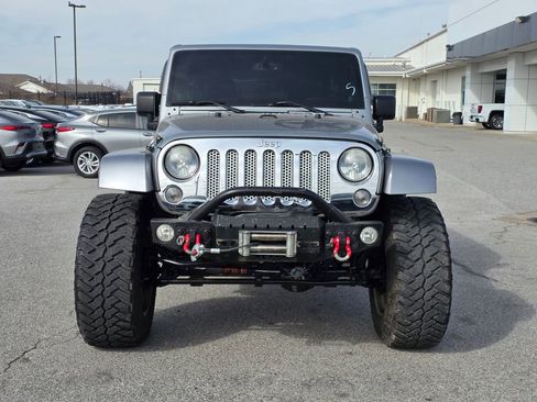 Used 2014 Jeep Wrangler Unlimited Sport image 2