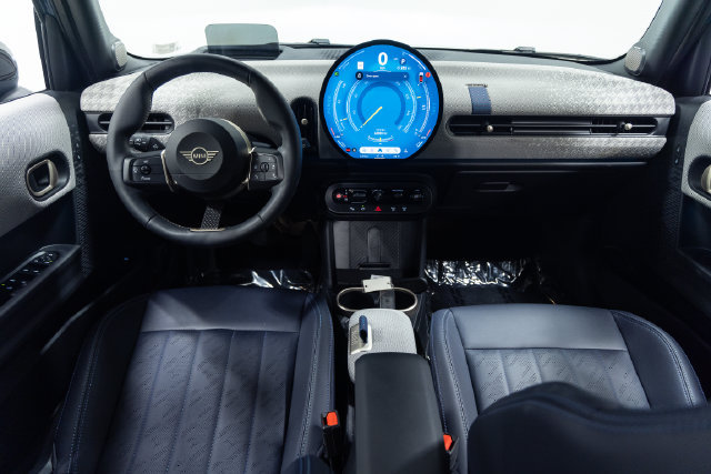 Used 2025 MINI Cooper S FWD image 17