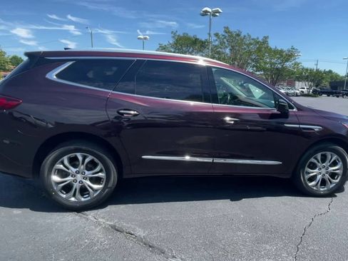 Used 2021 Buick Enclave Avenir w/ Avenir Technology Package FWD image 9