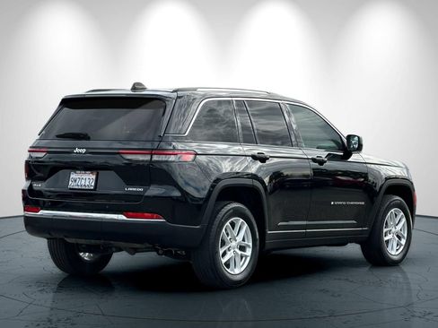 Used 2023 Jeep Grand Cherokee Laredo AWD/4WD image 4