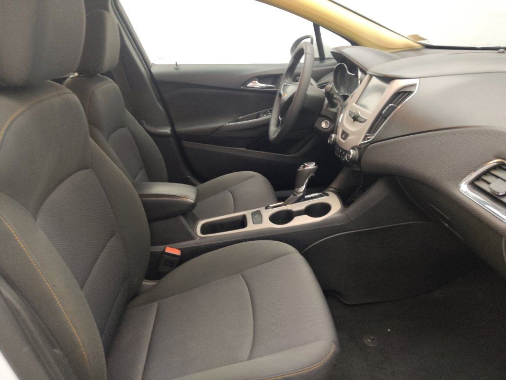 Used 2017 Chevrolet Cruze LS FWD image 21