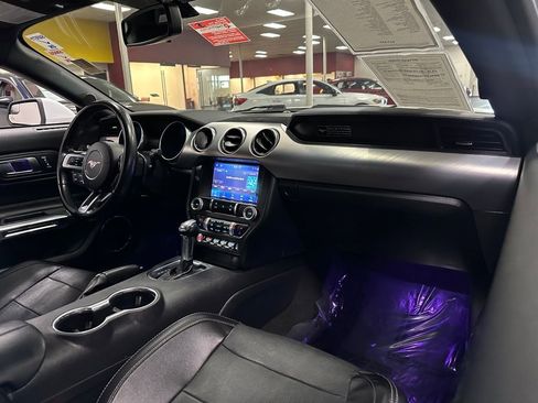 Used 2020 Ford Mustang Premium image 27