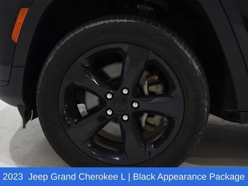 Used 2023 Jeep Grand Cherokee L Limited w/ Black Appearance Package AWD/4WD image 6