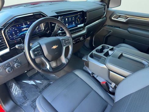 Used 2022 Chevrolet Silverado 1500 LT AWD/4WD image 17