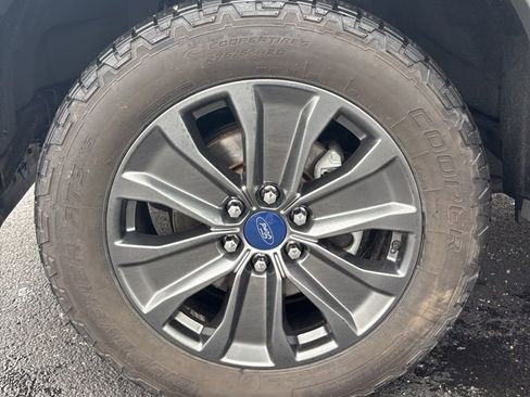 Used 2018 Ford F150 Lariat w/ Equipment Group 502A Luxury image 12