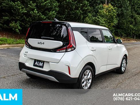 Used 2025 Kia Soul LX w/ LX Technology Package FWD image 6