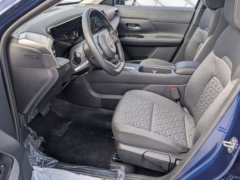 New 2026 Nissan Kicks SV w/ SV Premium Package FWD image 5
