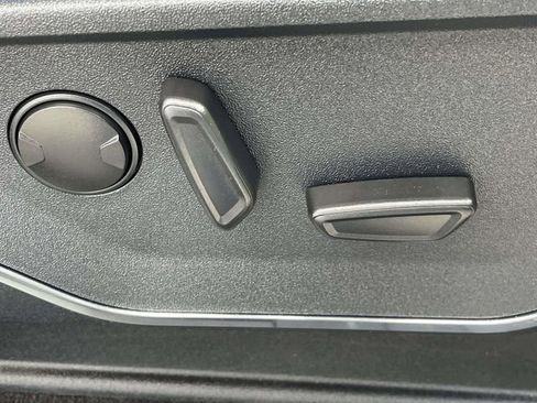 Used 2023 Ford F150 Lariat w/ Max Trailer Tow Package image 15