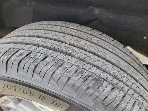 Used 2025 GMC Sierra 1500 SLT w/ SLT Convenience Package image 26