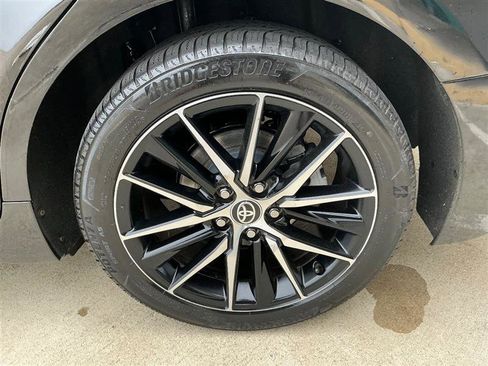 Used 2021 Toyota Camry SE FWD image 19