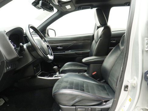 Used 2020 Mitsubishi Outlander LE FWD image 7