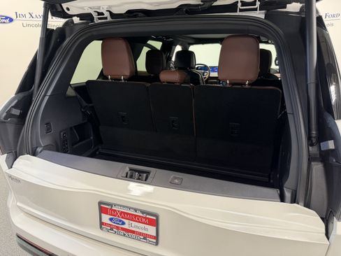 New 2026 Lincoln Navigator Reserve AWD/4WD image 28