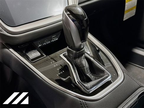 Used 2025 Subaru Outback Premium image 18