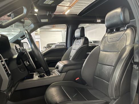 Used 2019 Ford F150 Raptor w/ Equipment Group 802A Luxury image 5