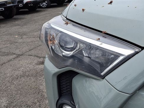 Used 2022 Toyota 4Runner Trail Special Edition AWD/4WD image 34