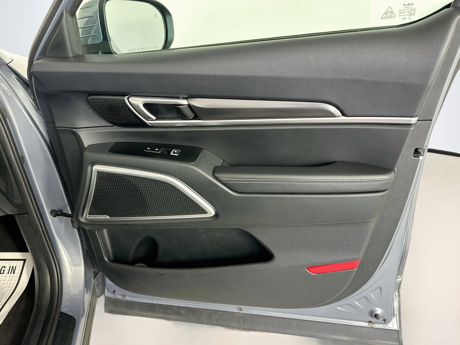 Used 2025 Kia Telluride S FWD image 35