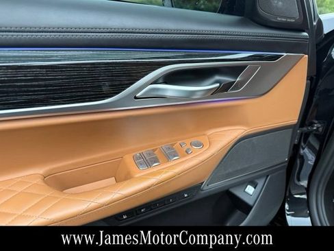 Used 2022 BMW M760i xDrive w/ Luxury Rear Seating Package AWD/4WD image 13