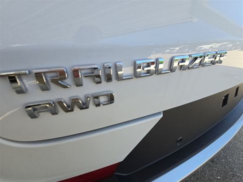 New 2026 Chevrolet TrailBlazer LT w/ Convenience Package AWD/4WD image 29