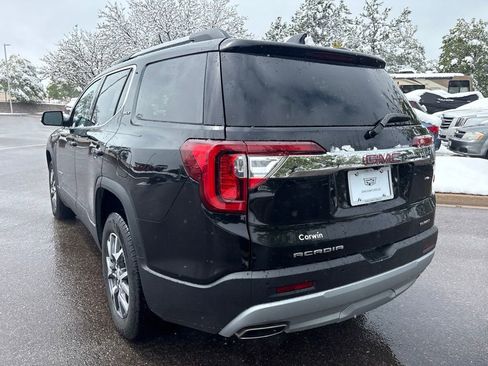 Used 2023 GMC Acadia SLT AWD/4WD image 3
