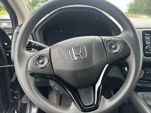 Used 2016 Honda HR-V LX image 6
