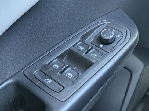 New 2026 Volkswagen Taos SE AWD/4WD image 24