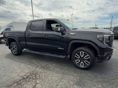Used 2023 GMC Sierra 1500 AT4 w/ AT4 Preferred Package AWD/4WD image 2