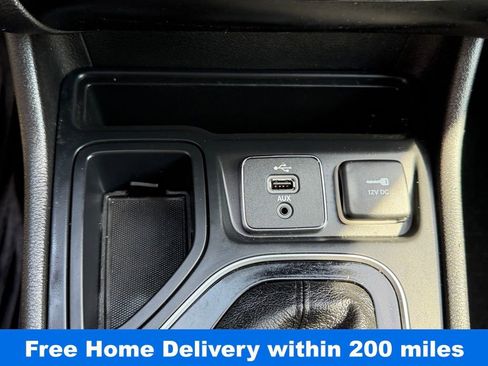 Used 2019 Jeep Cherokee Limited w/ Luxury Group image 25