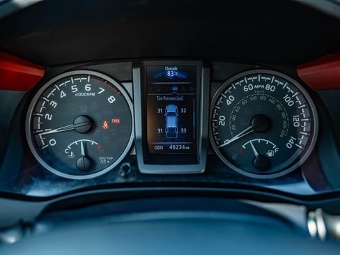 Used 2019 Toyota Tacoma TRD Off-Road AWD/4WD image 23