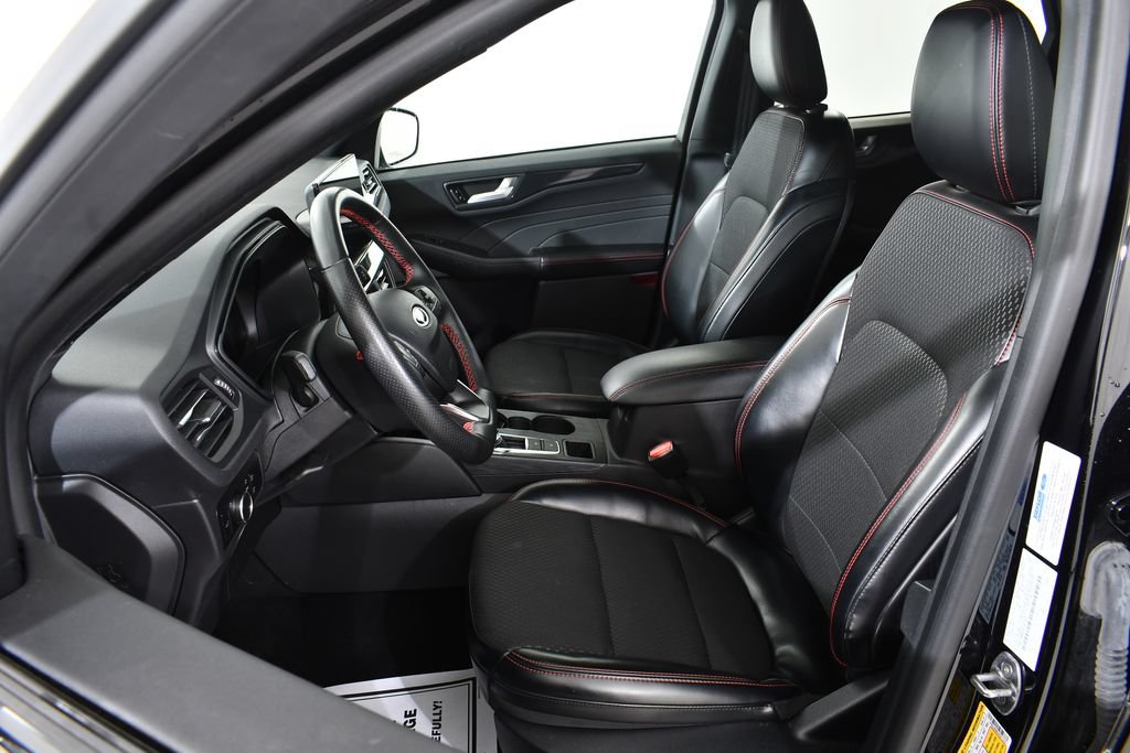 Used 2024 Ford Escape ST-Line w/ Tech Pack #1 AWD/4WD image 6