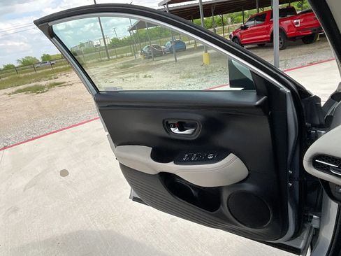 Used 2024 Honda HR-V EX-L image 36