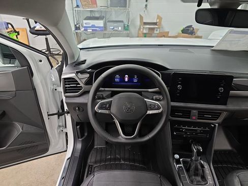 New 2026 Volkswagen Taos SE FWD image 13