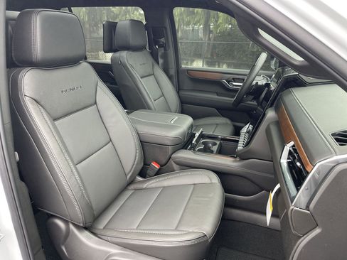 New 2026 GMC Yukon XL Denali w/ Denali Reserve Package image 65