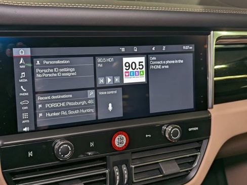 Certified 2025 Porsche Macan image 29